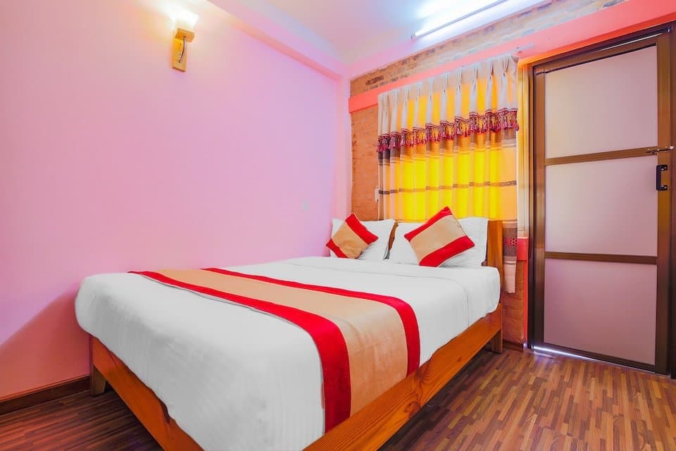 Double Room with Private Bathroom view 2